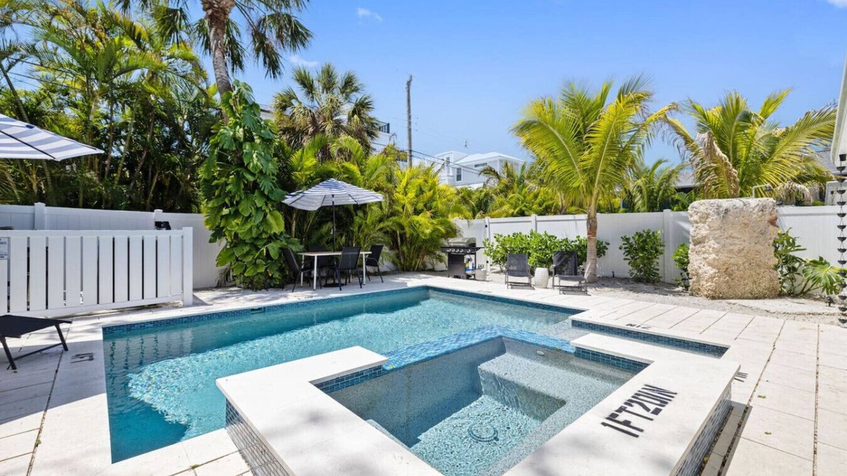 Ilexhurst House | Life's A Beach! Anyday arrival! Fall rate drop!