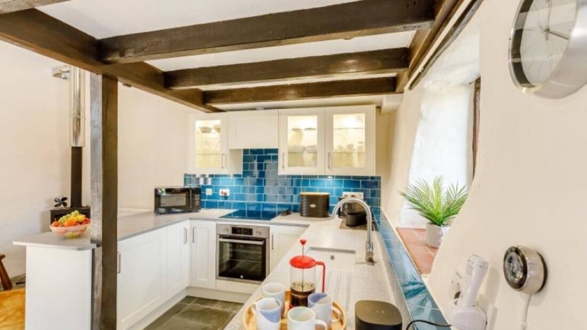 Umberleigh House | Light and airy traditional Devon Barn, pet friendly!