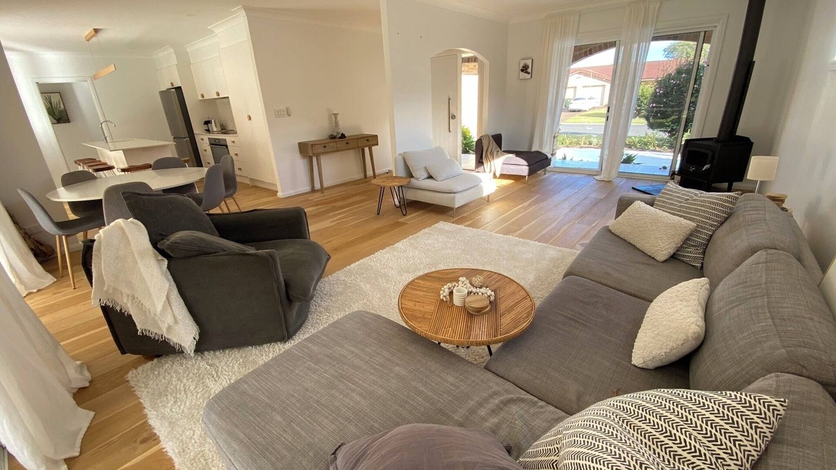South West Rocks House | Light modern airy beachy feel house. Pet friendly