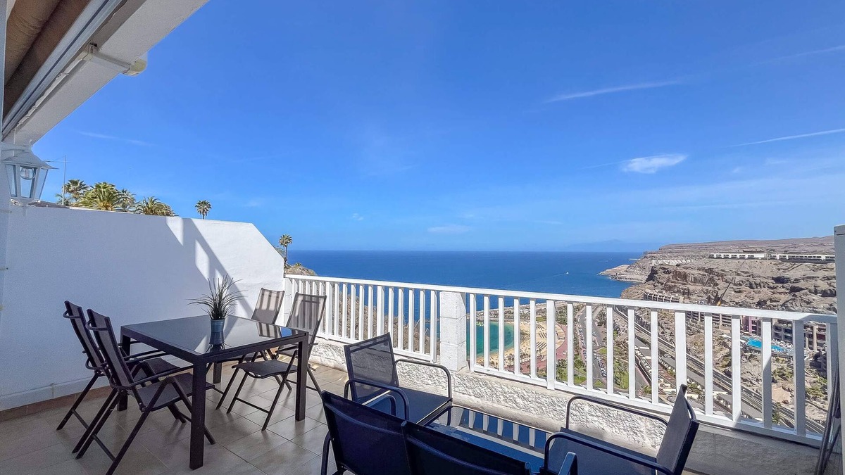 Puerto Rico Apartment | Lightbooking Balcon de Amadores