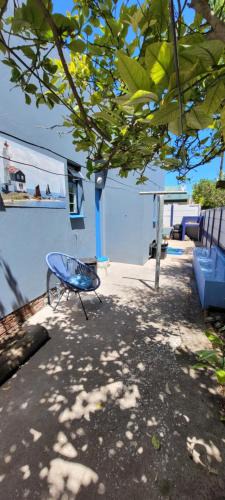 Langebaan Apartment | Lighthouse Cottage stone's throw from the beach