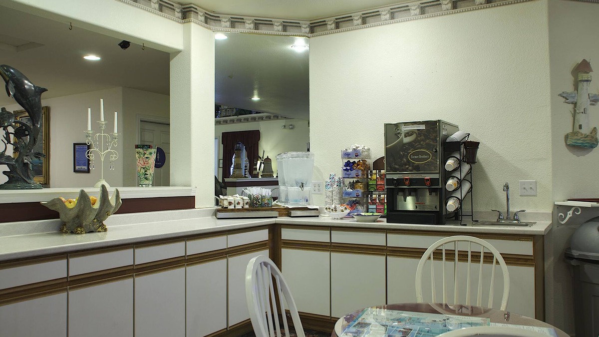 Bertsch-Oceanview Hotel | Lighthouse Inn