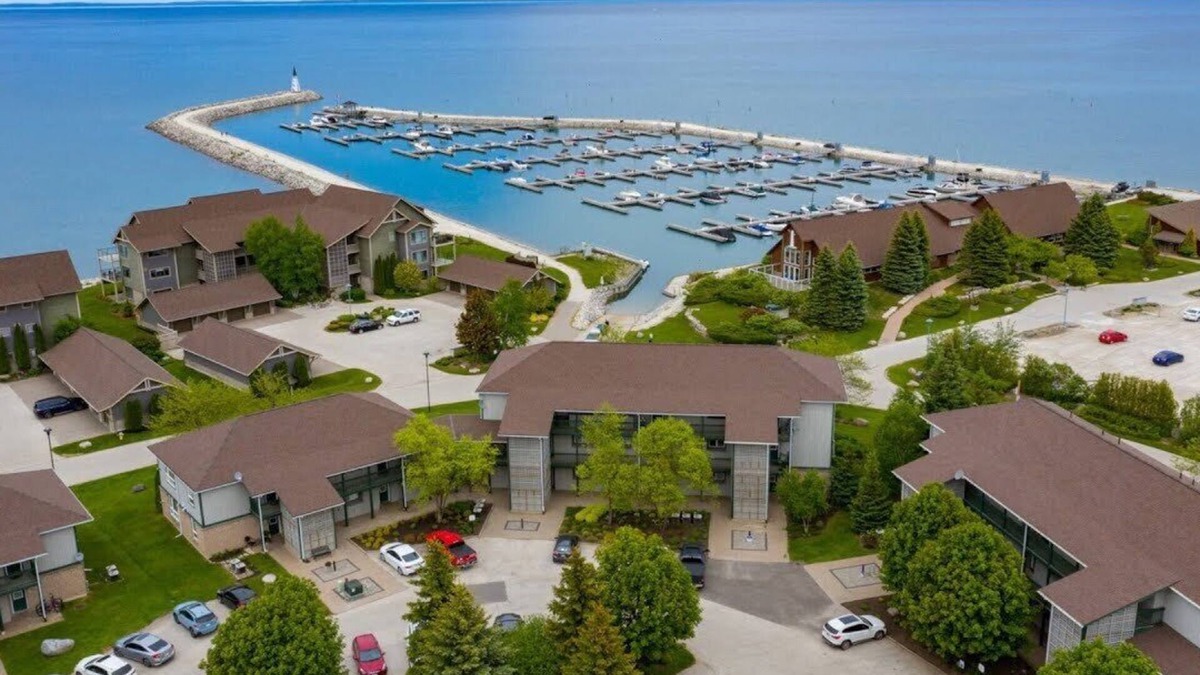 Collingwood Condo | Lighthouse Point Collingwood Fully Furnished 2 Bed, 2 Bath with Water Views!