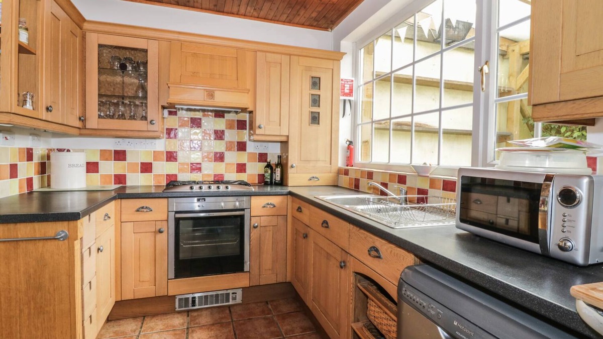 Gorleston-on-Sea Cottage | Lighthouse View