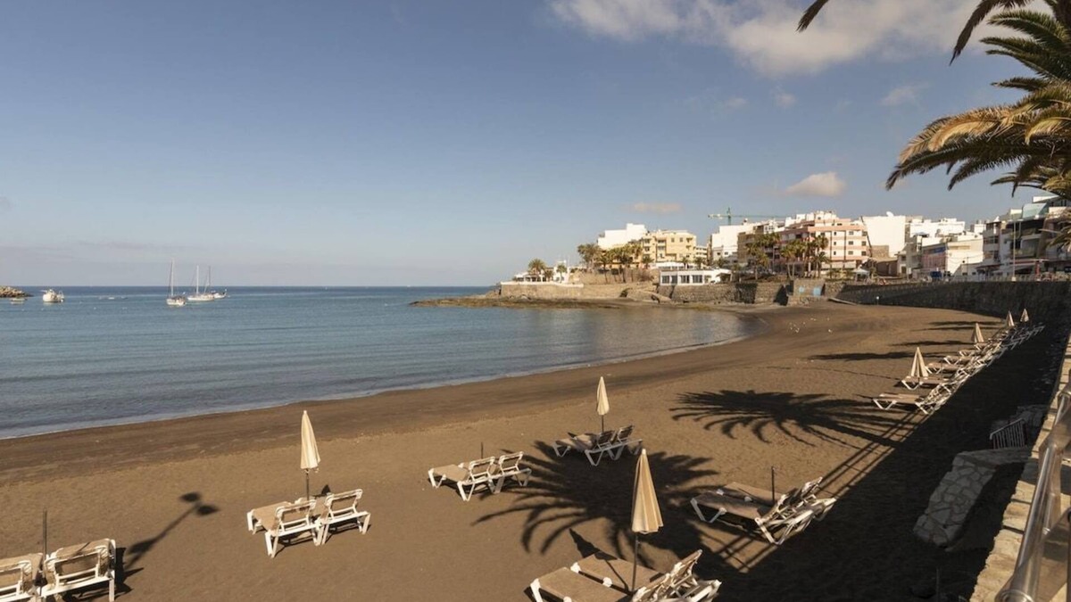 Arguineguin Apartment | Ligthbooking Lola Beach playa de Arguineguin