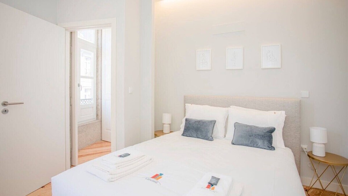Centro / Baixa Apartment | Liiiving in Porto - Aliados Stone Apartment
