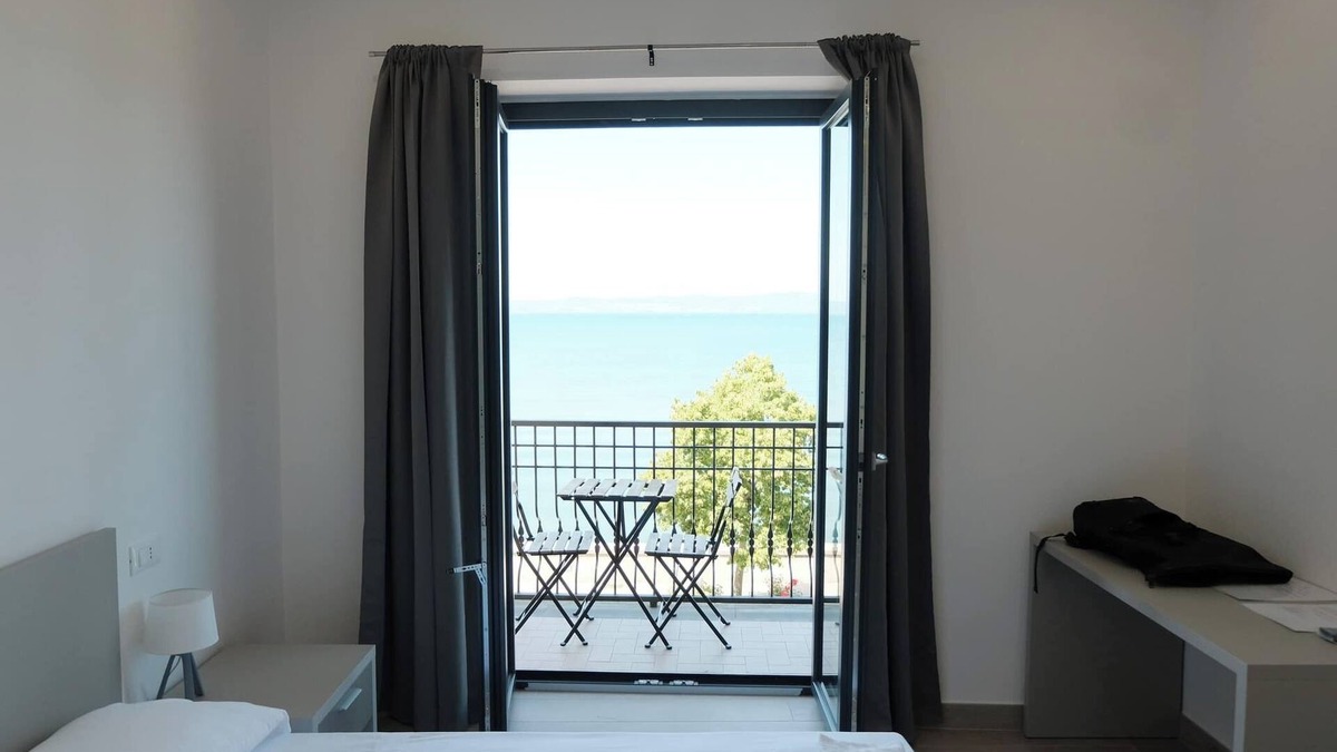 Marta Apartment | Like Lake Bisentina