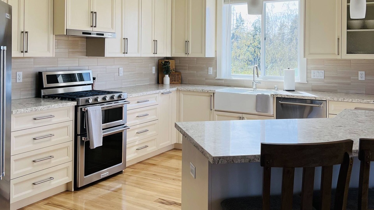 Carver House | Like new home in Vancouver countryside