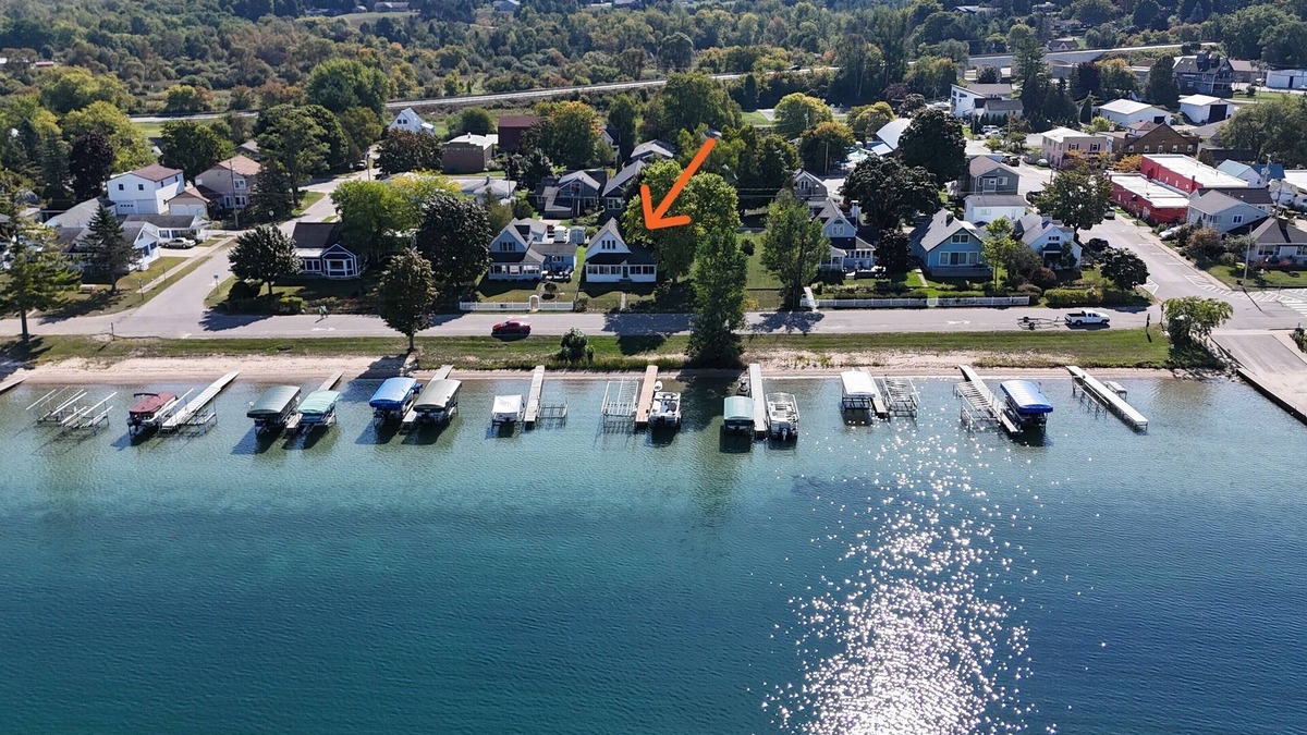 Beulah Cottage | Lil's on the Lake - Vintage Cottage On Crystal Lake, Dog-Friendly, and Short Walk to Downtown Beulah!