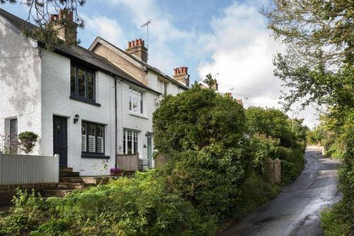 Martin House | Lilac Cottage by Keepers Cottages