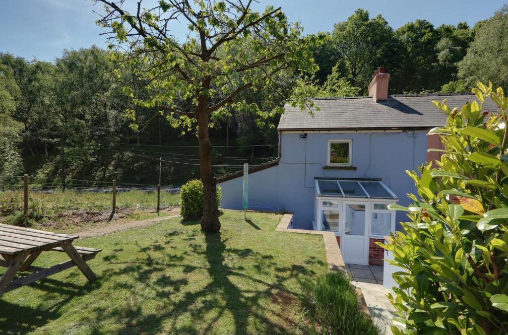 Lydney House | Lilac Cottage