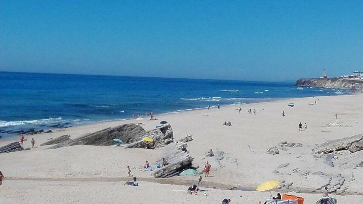 Agua de Madeiros House | LillyBeachHouse - Alojamento Local em frente ao Mar Atlântico