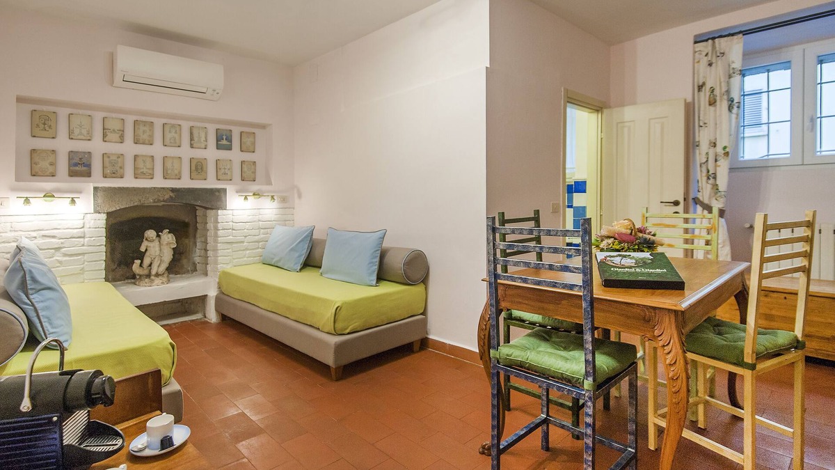 San Giovanni Apartment | Lily apartment between Ponte Vecchio, Uffizi Gallery and Palazzo Vecchio