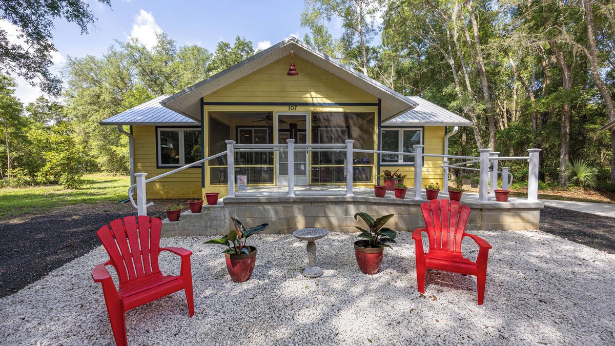 Melrose Cottage | Lily Pad 2/2 Cottage-Snowbird Lake Escape, WIFI, Hot tub, Firepit, Boats, Fish
