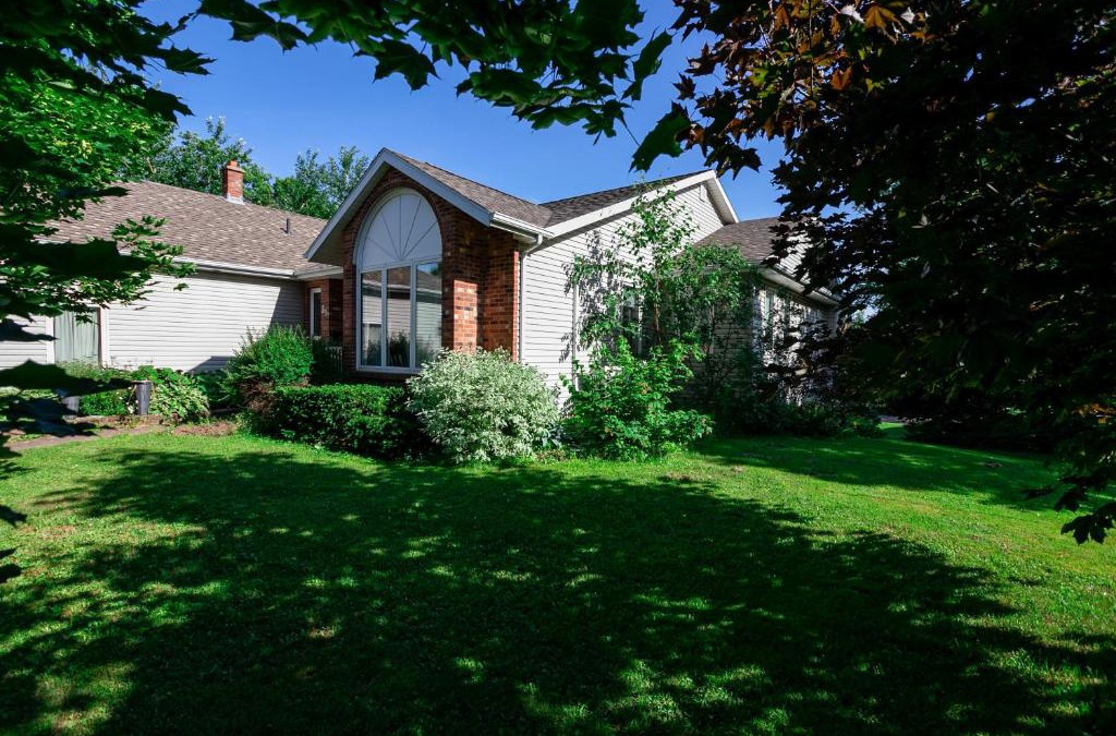 Charlottetown Hotel | Lily's garden