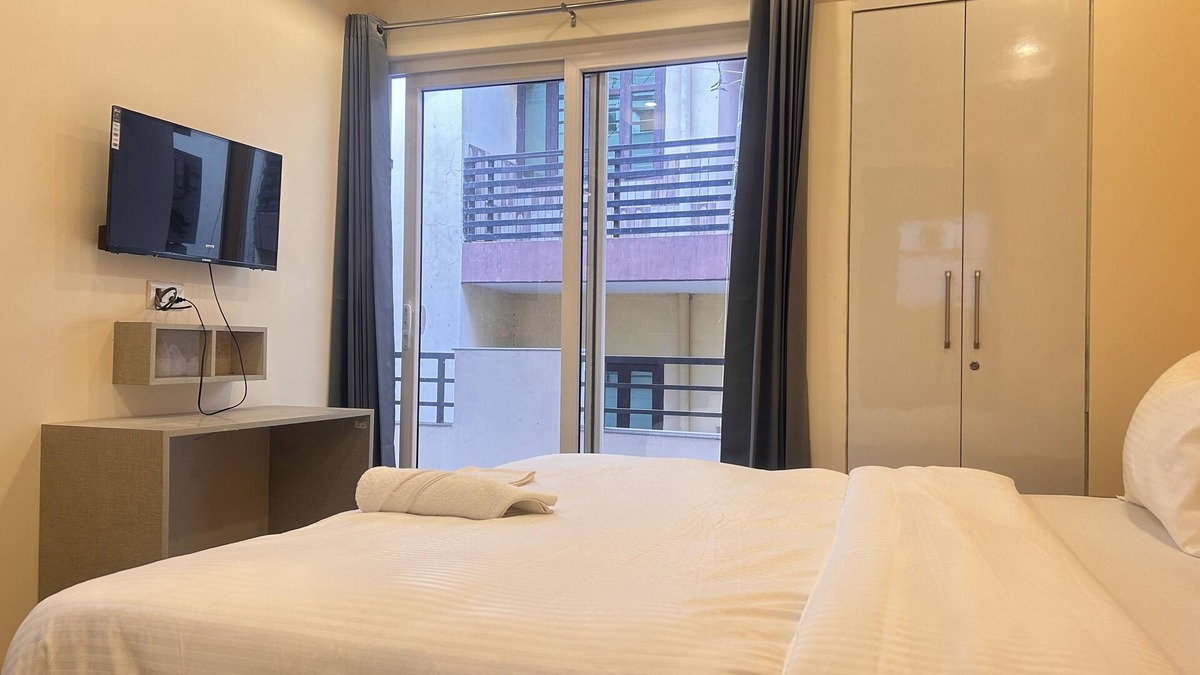 Sector 39 Hotel | Lime Tree 1BHK Service Apartment