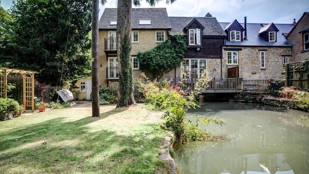 Burford Cottage | Lime Tree