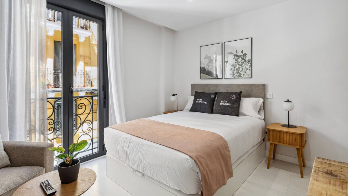 Barrio de La Latina Apartment | Limehome Madrid Calle de la Paloma