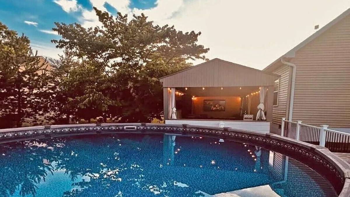 Kelleys Island House | Limestone Landing - Pool, firepit, covered patio, & more!