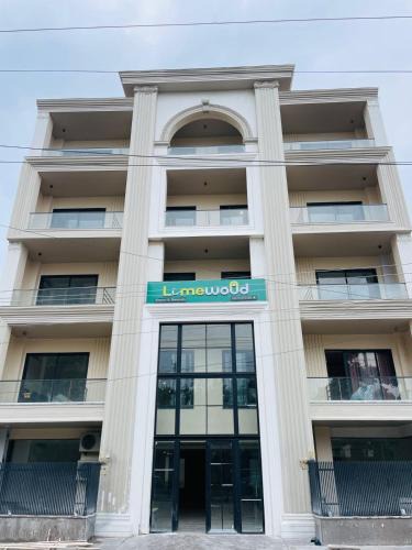 Gurugram Hotel | Limewood Signature - Golf Course Road