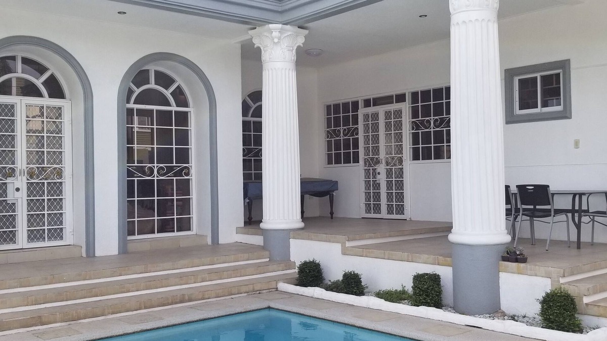 Angeles City House | LIMITED PROMOTION: 200 U.S. per night if you book now! Huge, clean mansion.