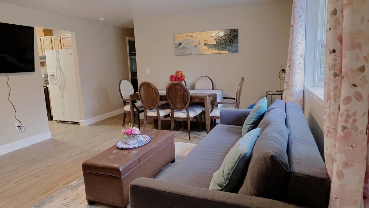 North Bend House | Limited Time 20% Off/Outlets/mountain/lake/biking