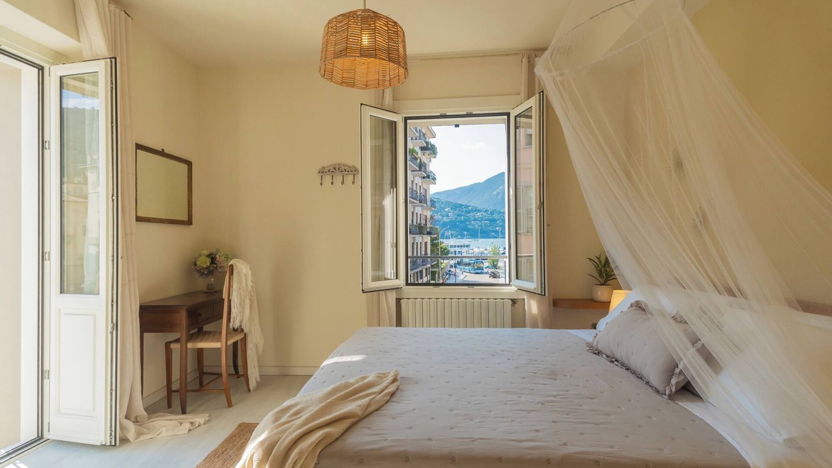 Como City Centre Apartment | Linda Apartment 2 - Two Bedroom Apartment, Sleeps 4