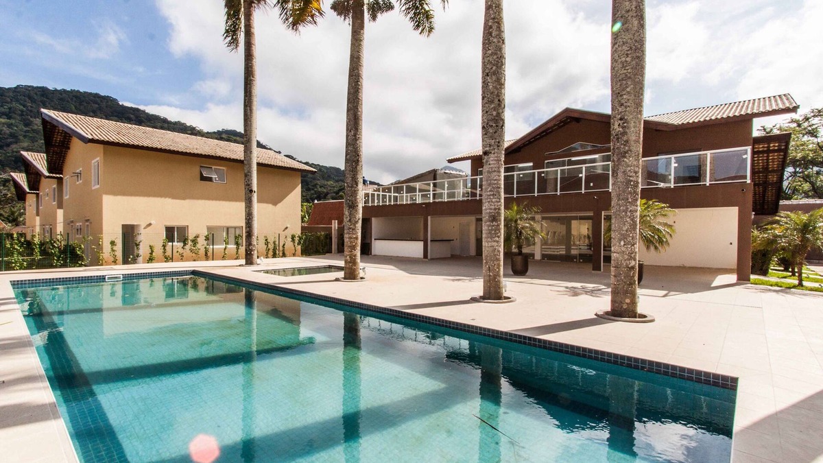 Boicucanga Beach House | Linda Casa - gated community in Boiçucanga