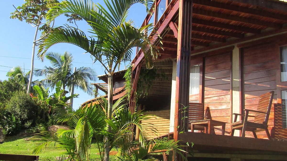 Garopaba House | Lindas Paisagens, Ótima Localização, Jacuzzi, Conforto e Tranquilidade