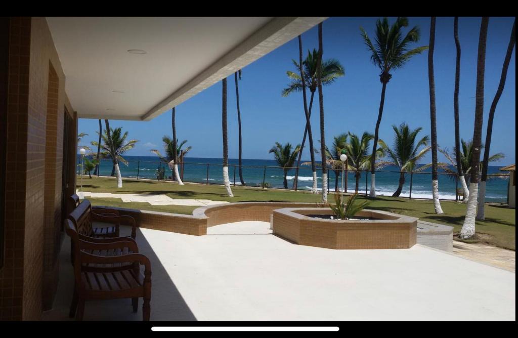 Vilas do Atlantico Apartment | Lindo Apartamento pé na areia com serviço de limpeza