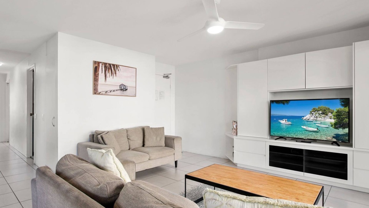 Kings Beach Apartment | Lindomare Unit 7, 11 Orvieto Tce, Kings Beach
