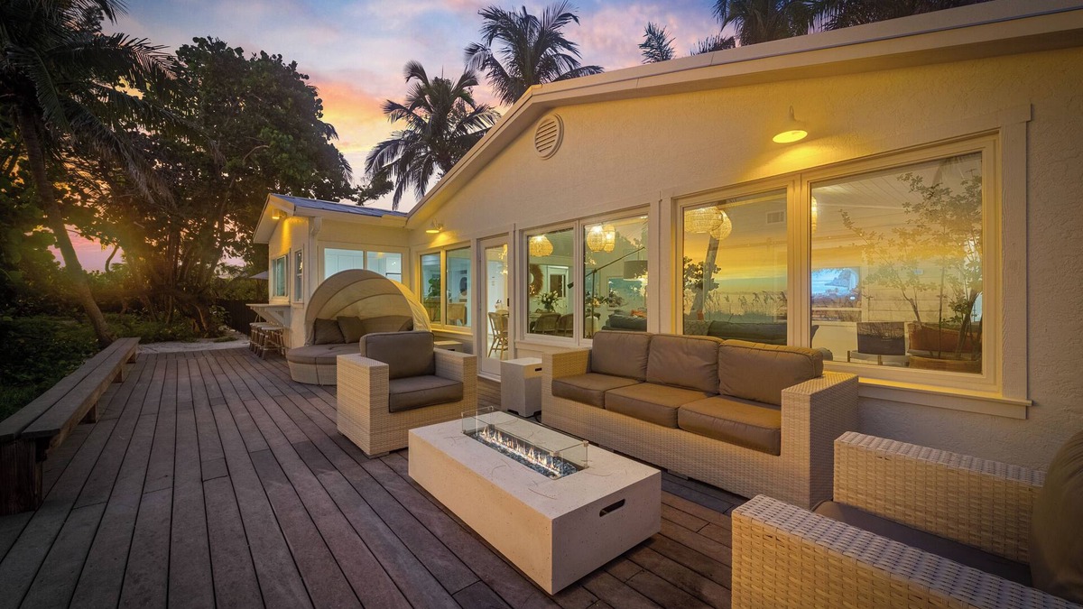 Holmes Beach House | Linefish Coastal Calm/Holmes Beach Pool Ocean Views