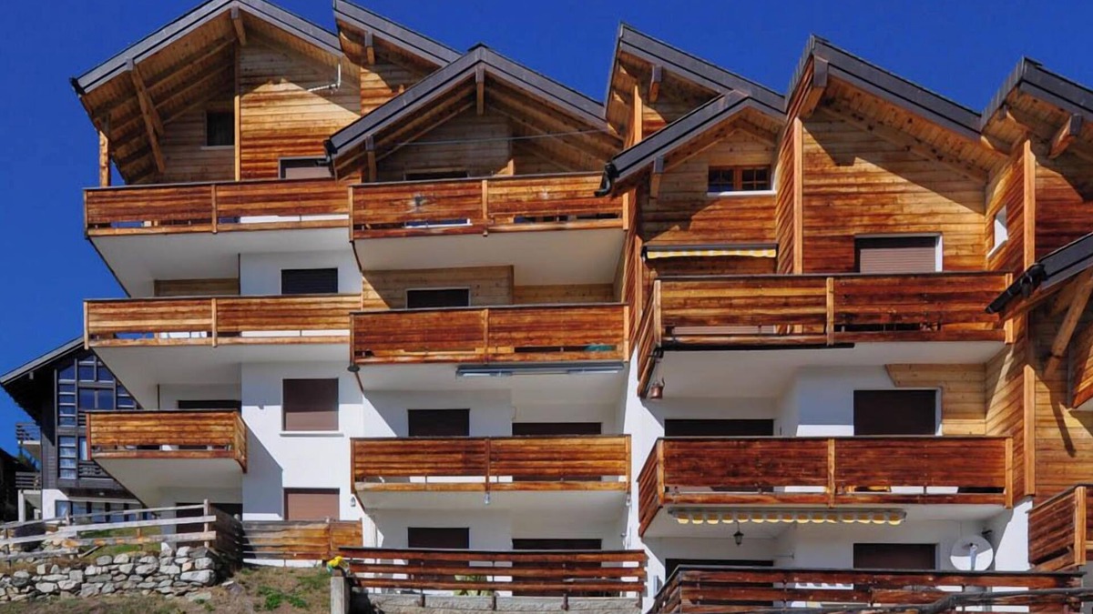 Chandolin Apartment | Linen is not included in the service. We provide, if desired, linen packages including bed linen, ba