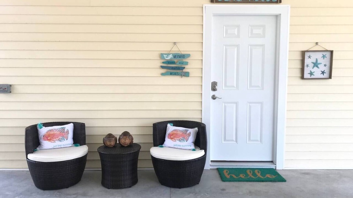 Tranquil Harbour House | Linens included - Studio apt with bikes & fire pit, walk to beach!