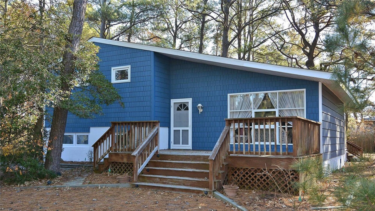 North Shores House | LINENS INCLUDED*! DAILY Activities. EASY WALK TO BEACH/COMMUNITY POOL/TENNIS NORTH SHORES