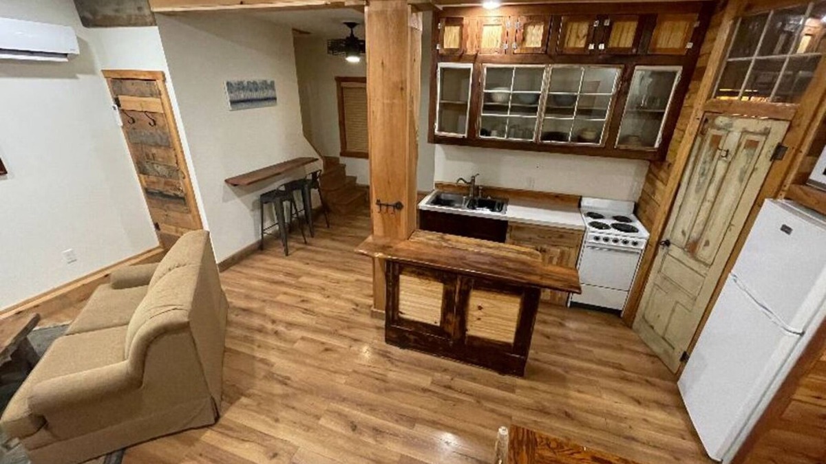 Linglestown House | Linglestown Apartment. Washer & dryer, free parking, 15 minutes to Hershey!