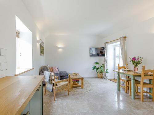 Stalisfield House | Linnet - Uk50154