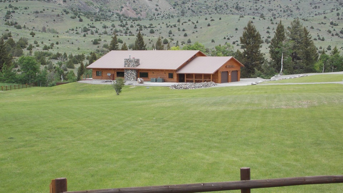 Emigrant Cabin | Lion's Ledge