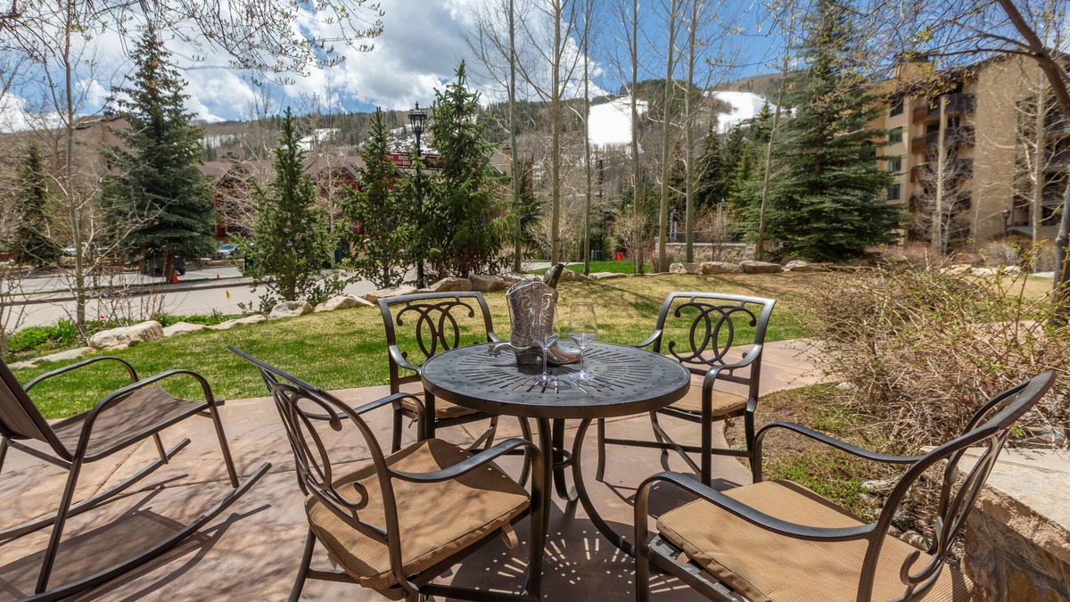 Vail Condo | LION SQUARE LODGE at Gondola Ski In/Out 1st Floor Vail Mt View