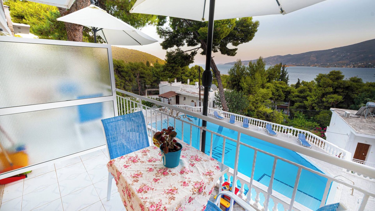 Poros House | Lions Apartments