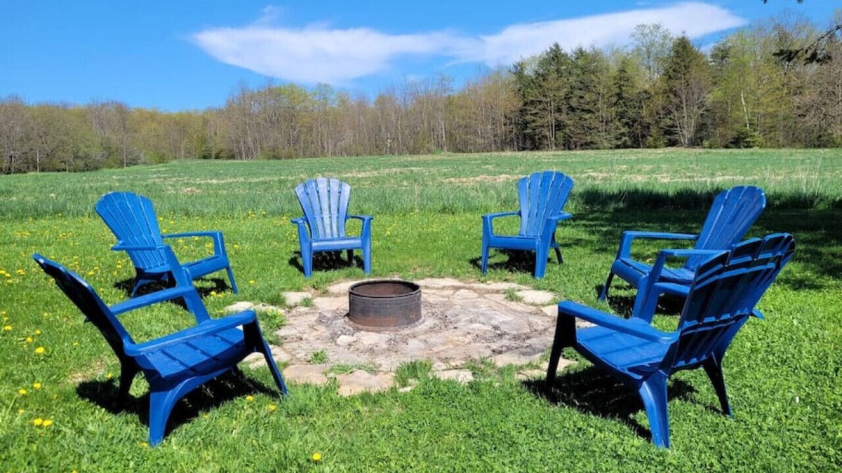Lion's Head Cottage | Lions Head · Family friendly cottage ☆walking distance to beach