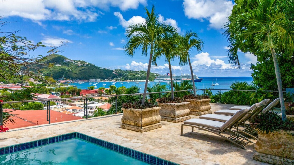 Estate Queens Quarter Apartment | Lissette Manor - 5BR historical estate