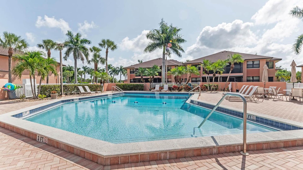 Hammock Bay Condo | Listing available monthly, 2 Pools, just off Marco, good rate!