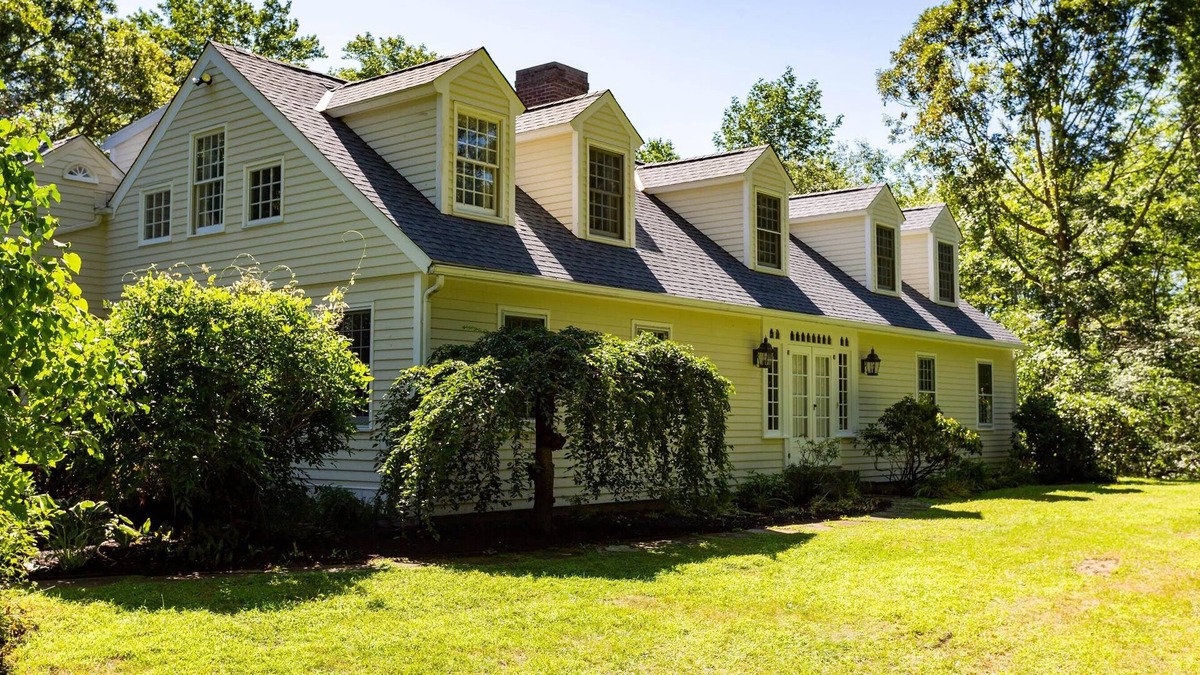 Litchfield House | LITCHFIELD CHARM! Sleeps 10, spacious country home for family gatherings.