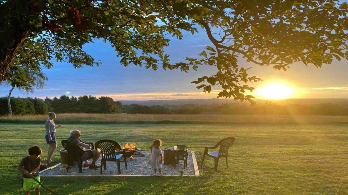 Litchfield Historic District House | Litchfield hilltop home with long view and sunsets