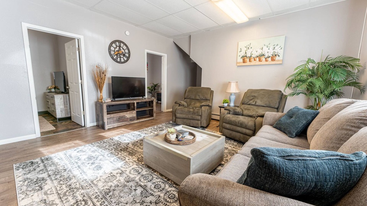 Escanaba Condo | Little Bay De Noc Inn ~ Downtown Escanaba