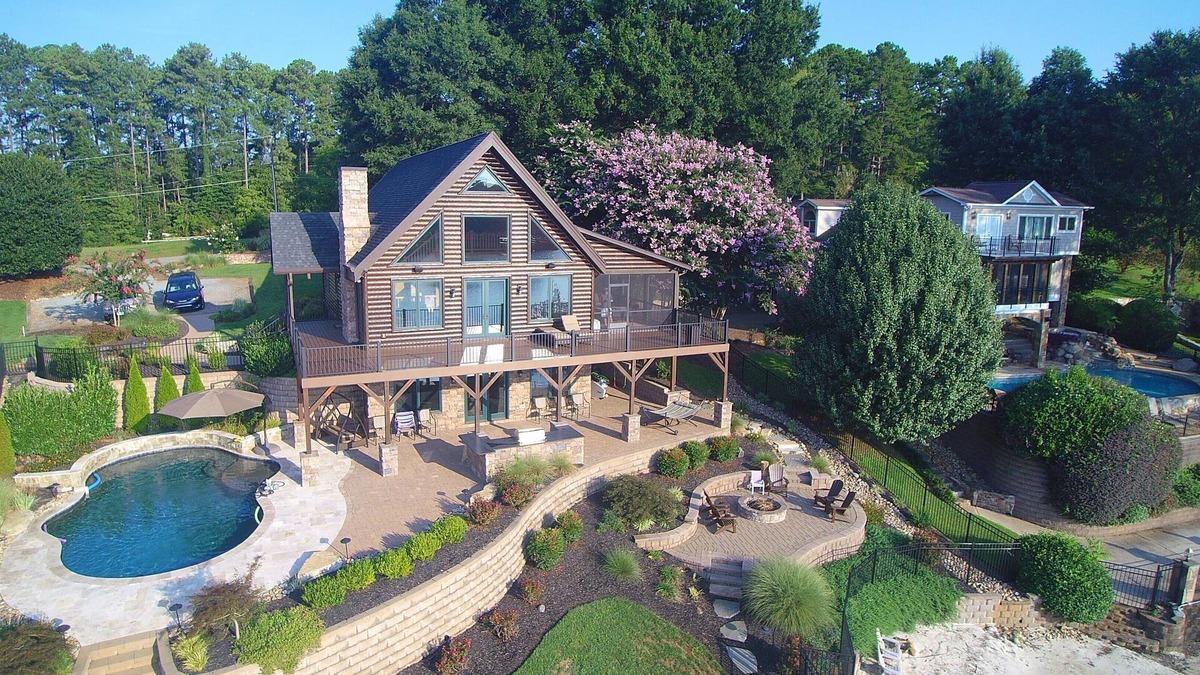 Lake Norman of Catawba Cabin | Little Bear Lodge at Lake Norman!