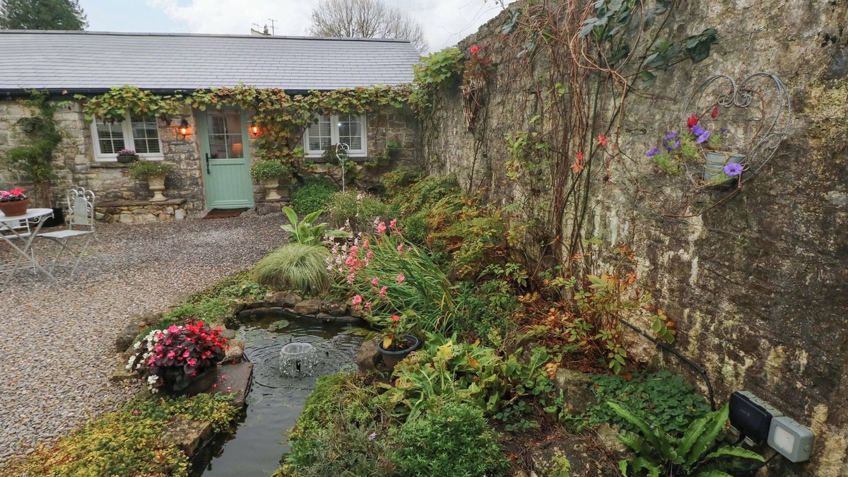 Cowbridge Cottage | Little Cloud