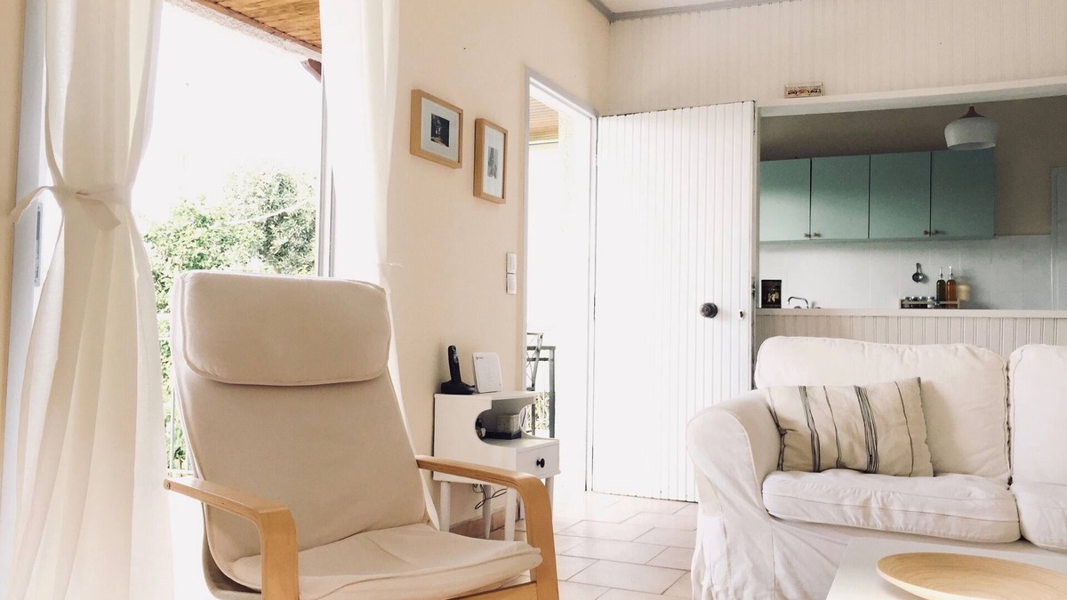 Oropos Cottage | Little cottage by the sea