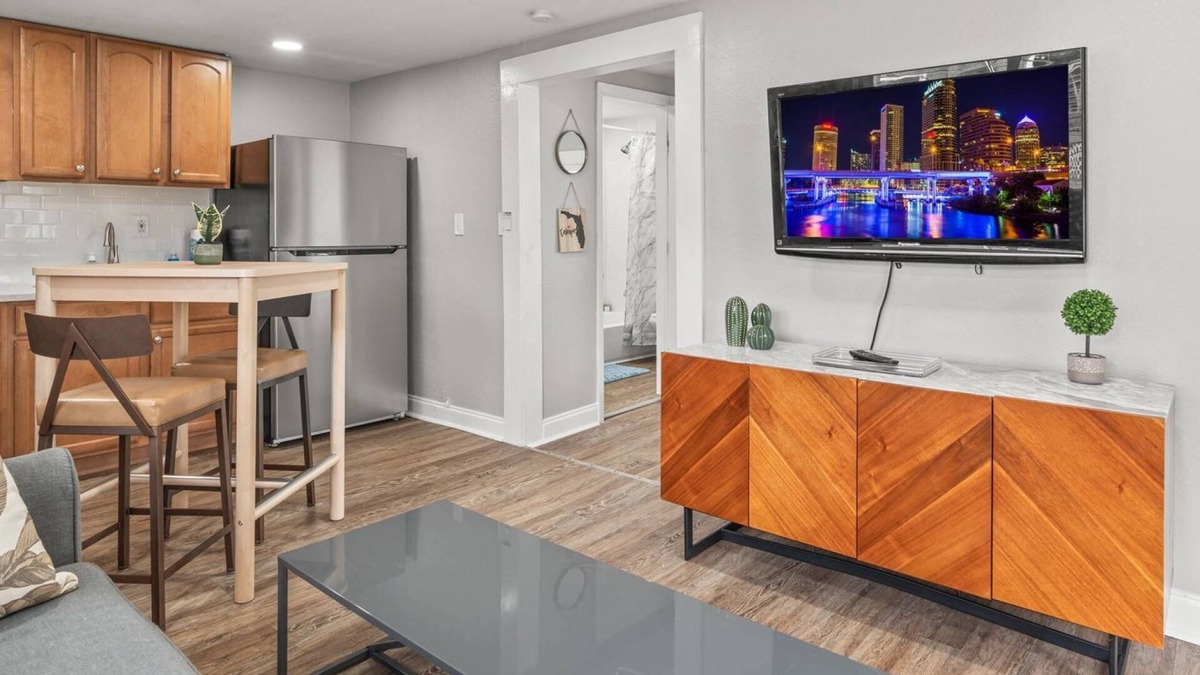 East Tampa House | Little Dream - minutes to everything in Tampa